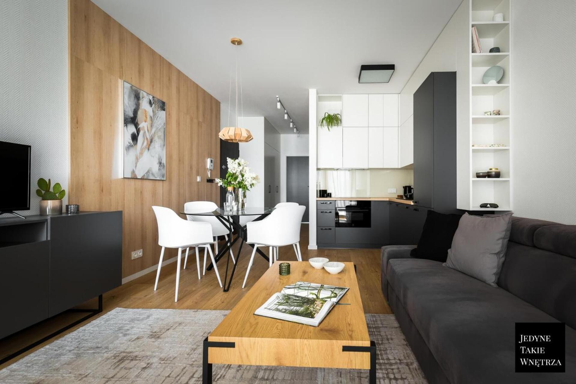 Cozy Family Apartments With Balcony Near Zlote Tarasy Варшава Екстериор снимка