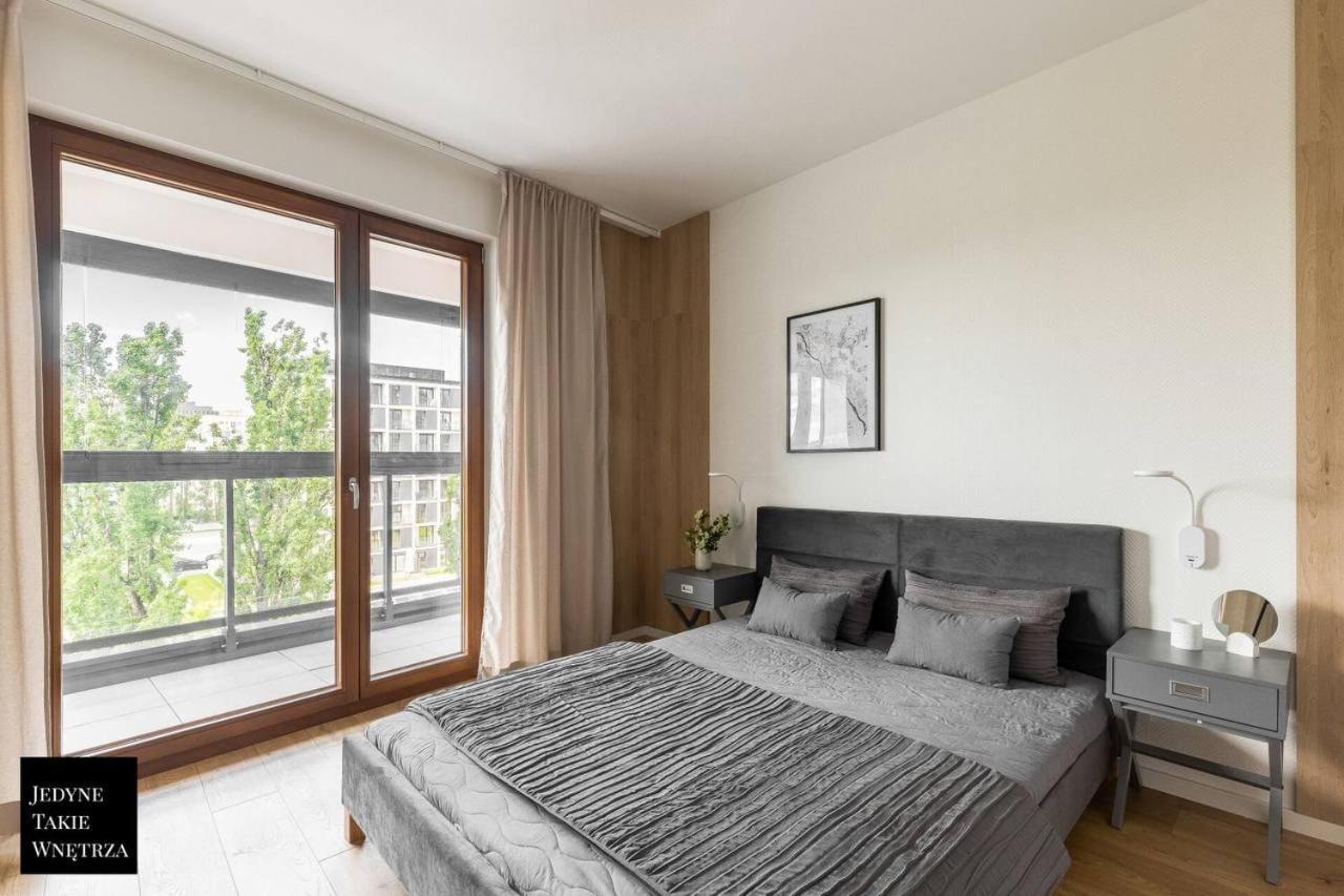 Cozy Family Apartments With Balcony Near Zlote Tarasy Варшава Екстериор снимка