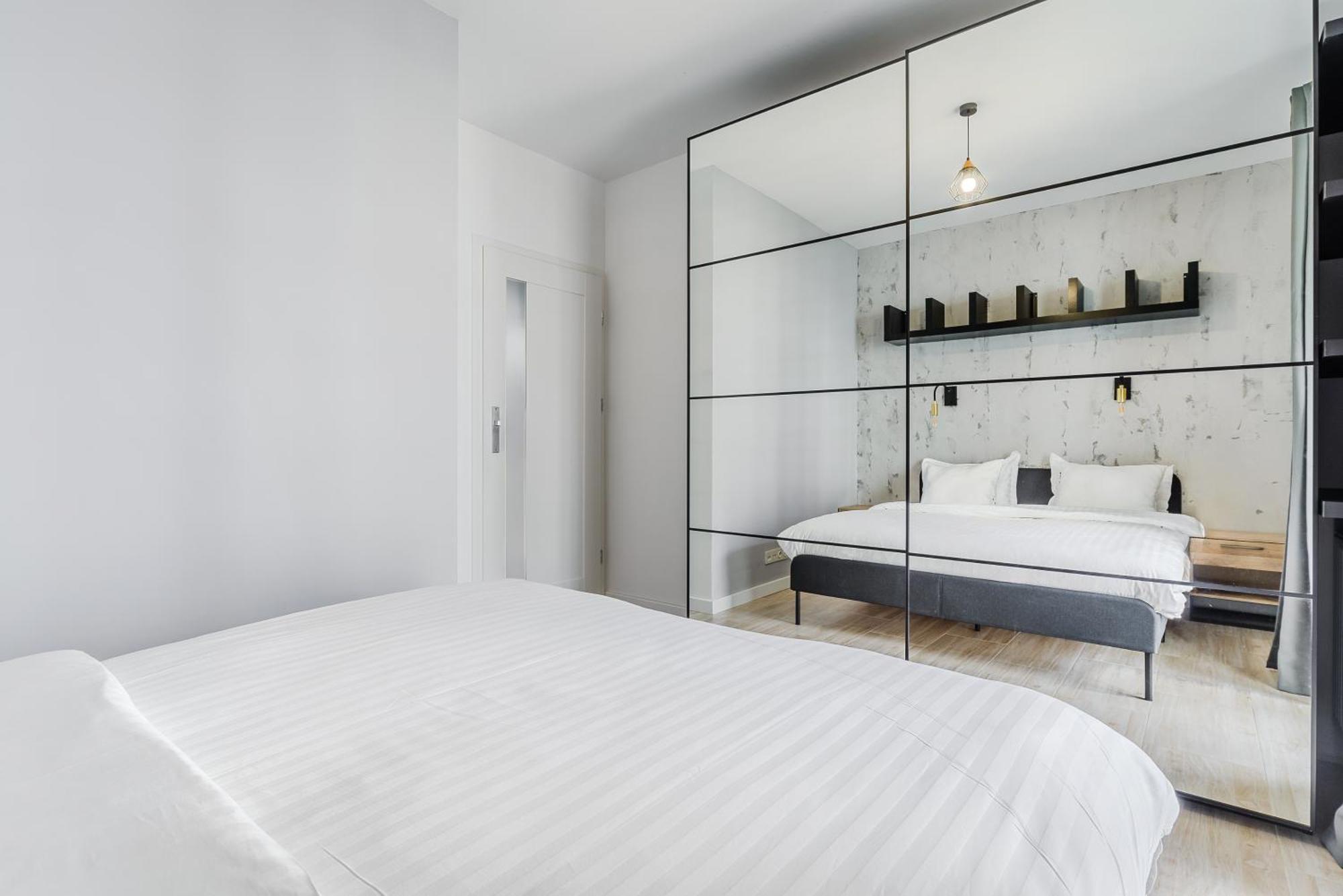 Cozy Family Apartments With Balcony Near Zlote Tarasy Варшава Екстериор снимка