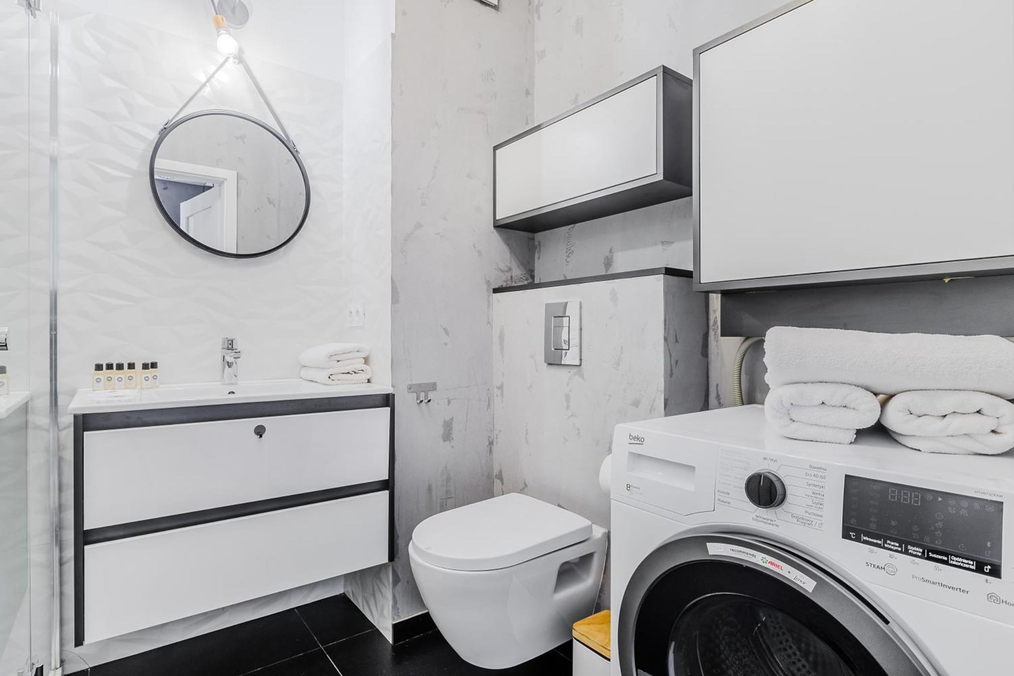 Cozy Family Apartments With Balcony Near Zlote Tarasy Варшава Екстериор снимка