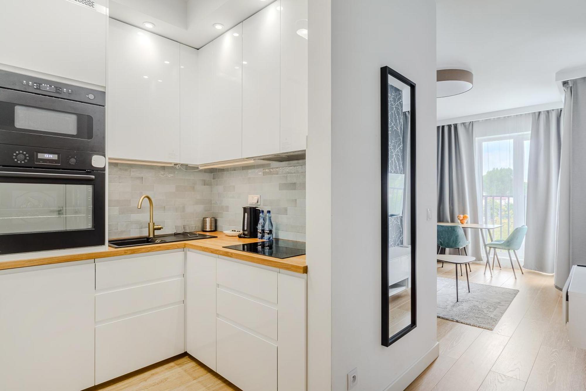 Cozy Family Apartments With Balcony Near Zlote Tarasy Варшава Стая снимка