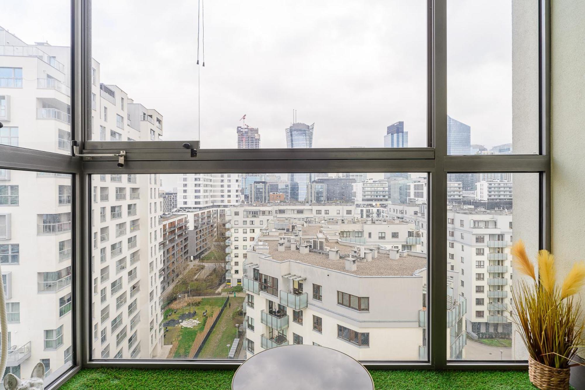 Cozy Family Apartments With Balcony Near Zlote Tarasy Варшава Екстериор снимка