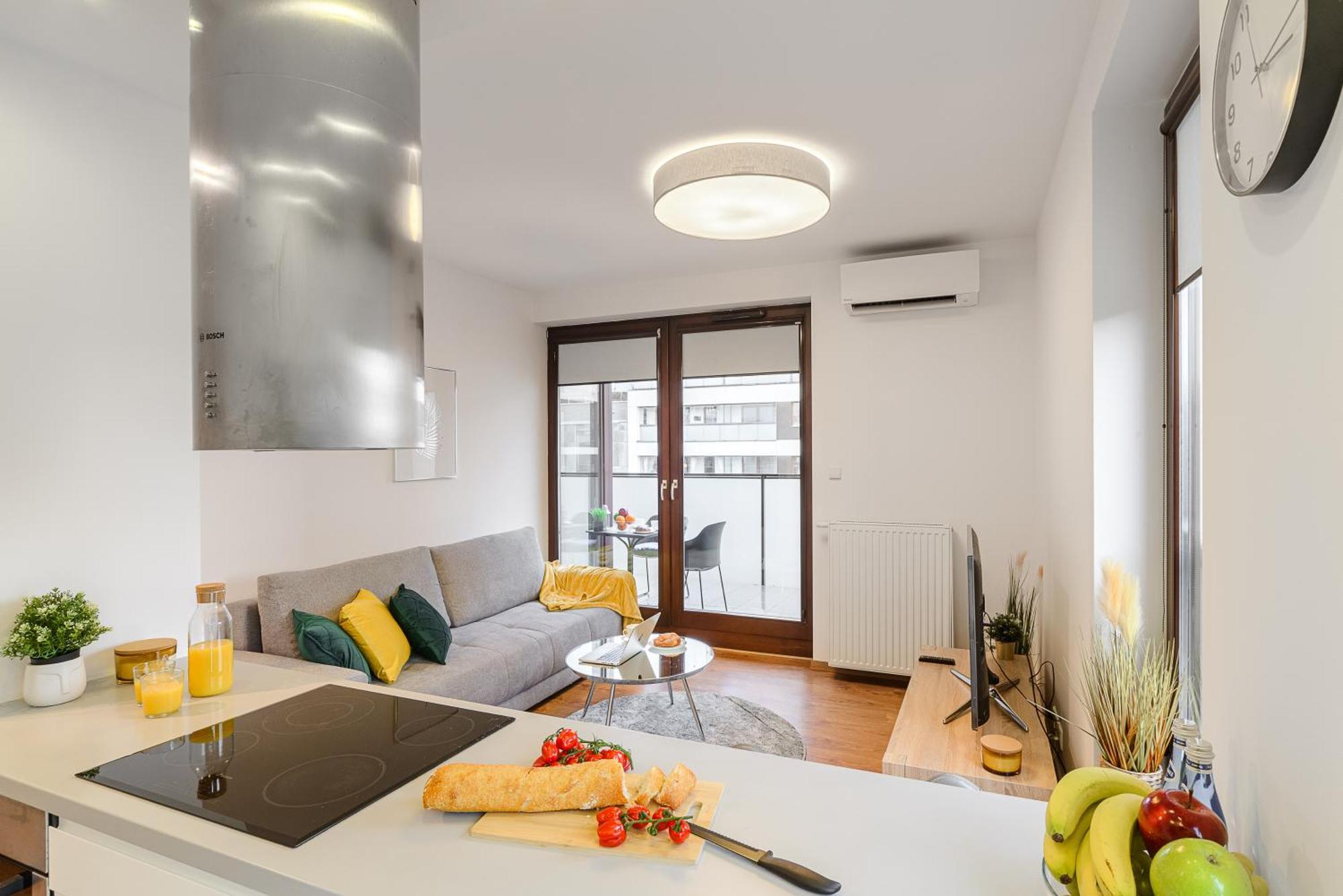 Cozy Family Apartments With Balcony Near Zlote Tarasy Варшава Екстериор снимка